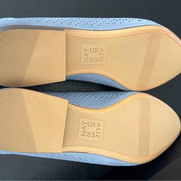 Naturalizer Blue Perforated Loafers NIB - Picture 5 of 6